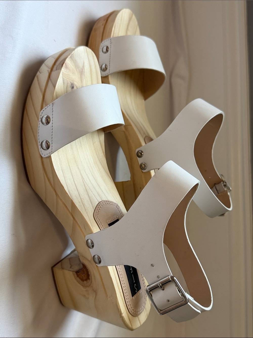 Steven By Steve Madden White Leather Wood-Platform Sandals. Size 8